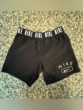 Nike Black and White Logo Athletic Top